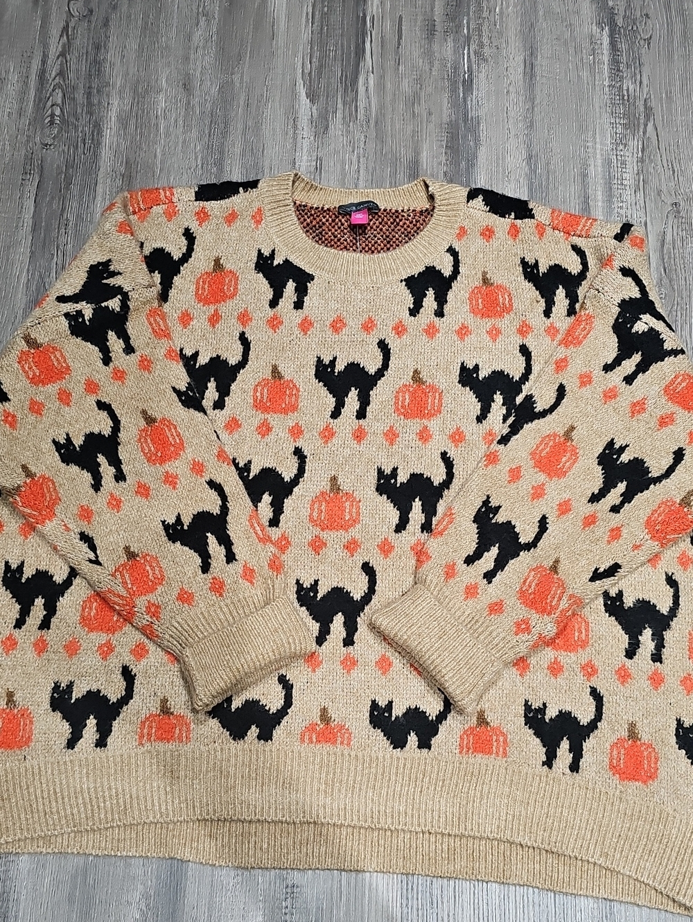 Vince Camuto Beige Sweater with Black Cats and Orange Pumpkins